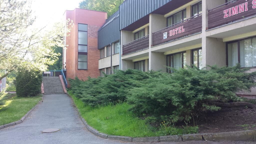 Hotel Zimni Stadion Náchod Exterior foto