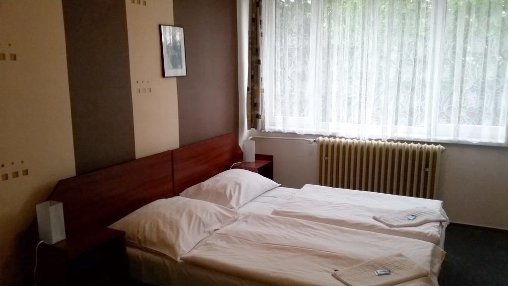 Hotel Zimni Stadion Náchod Zimmer foto